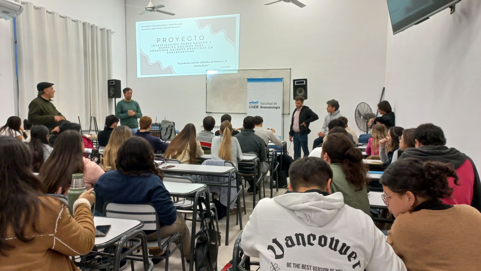 Gran convocatoria en Charla de Cascos y Herrajes Equinos