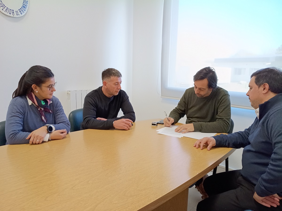 Firma de convenio de cooperación con la Cooperativa de Agua Potable y Otros Servicios Públicos de Pueblo Belgrano