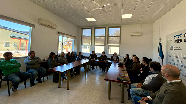 La Facultad convocó a docentes de Veterinaria para abordar la implementación del nuevo Plan de Estudios 2026 de la carrera de Medicina Veterinaria.